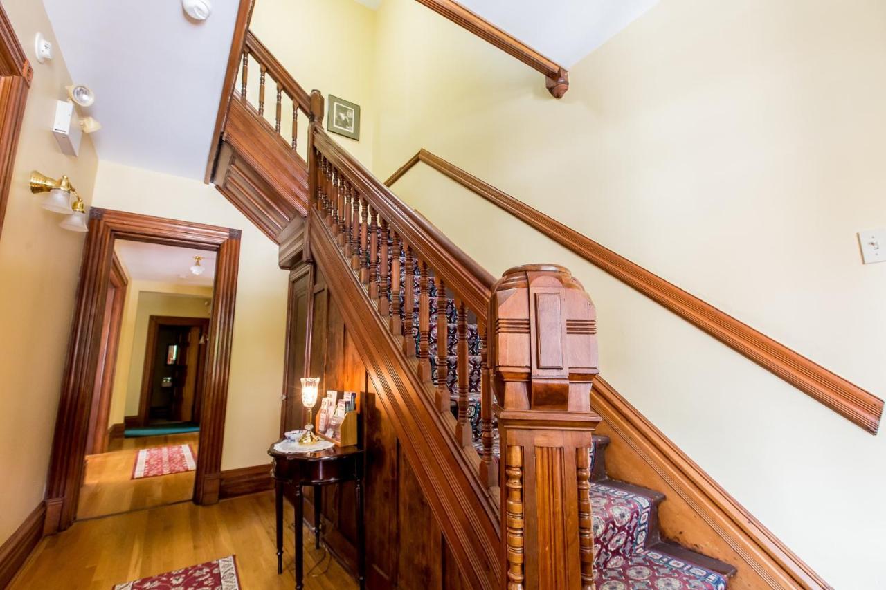 Victoria Inn Эри Экстерьер фото